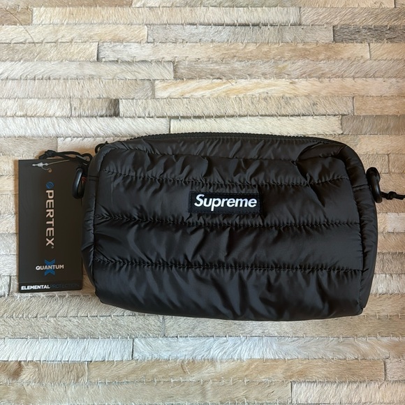バッグ Supreme 22FW Puffer Pouch BLACK Supreme | Bags | Supreme Puffer Pouch Black Fw22 Nwt | Poshmark